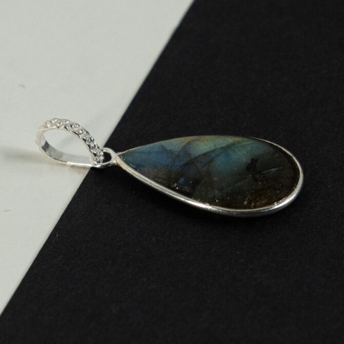 Labradorite Drop Shape Silver Pendant